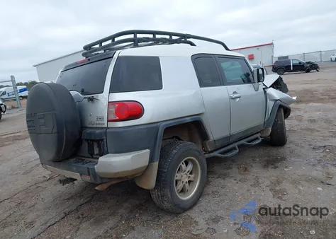 2007 Toyota Fj Cruiser z USA, uszkodzony, nr VIN JTEBU11F870033985